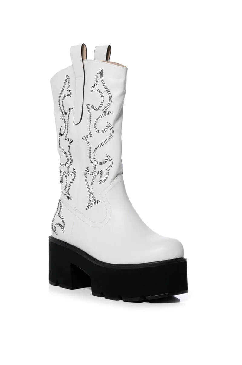 AZALEA WANG BLIZZARD CHUNKY WESTERN BOOT IN WHITE BLACK