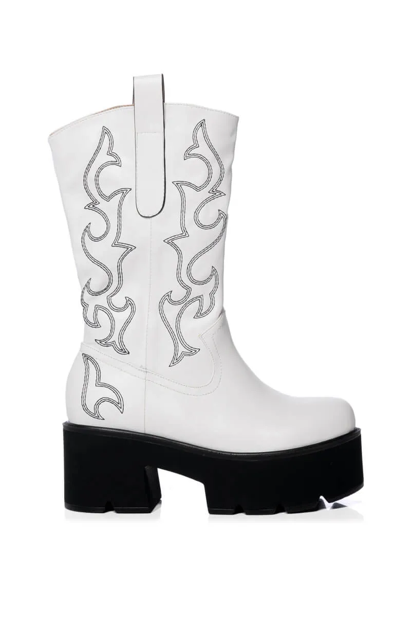 AZALEA WANG BLIZZARD CHUNKY WESTERN BOOT IN WHITE BLACK