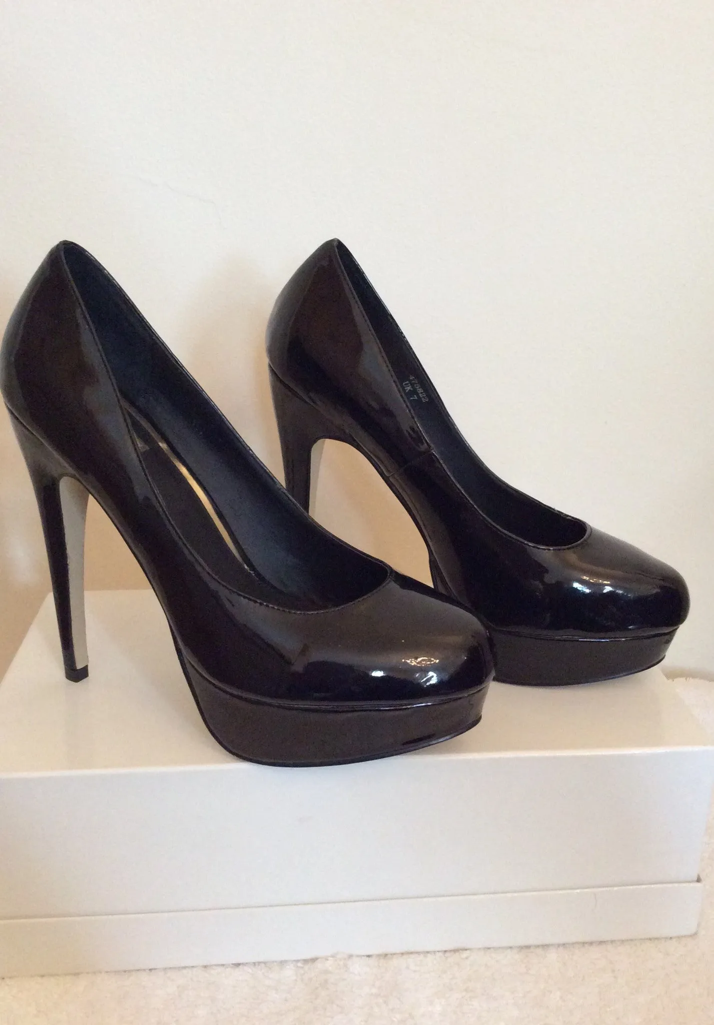 Brand New Kitch Couture Black Patent Platform High Heels Size 7/40