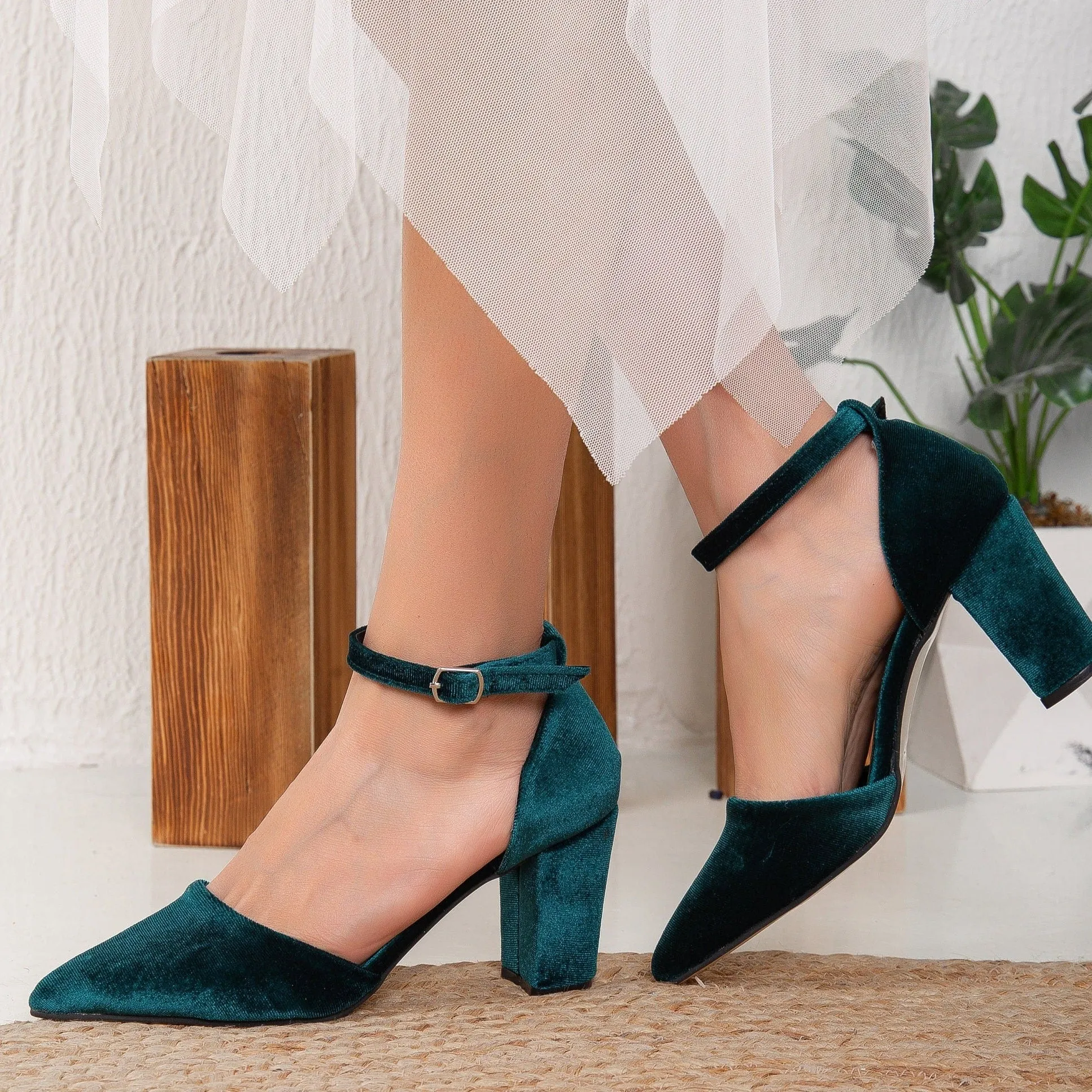 Gisele - Emerald Green Velvet Pumps