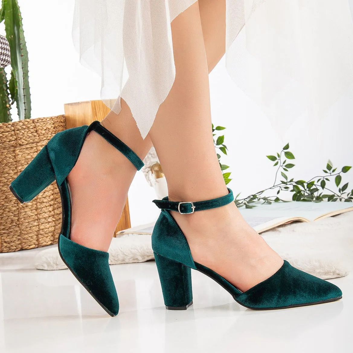 Gisele - Emerald Green Velvet Pumps