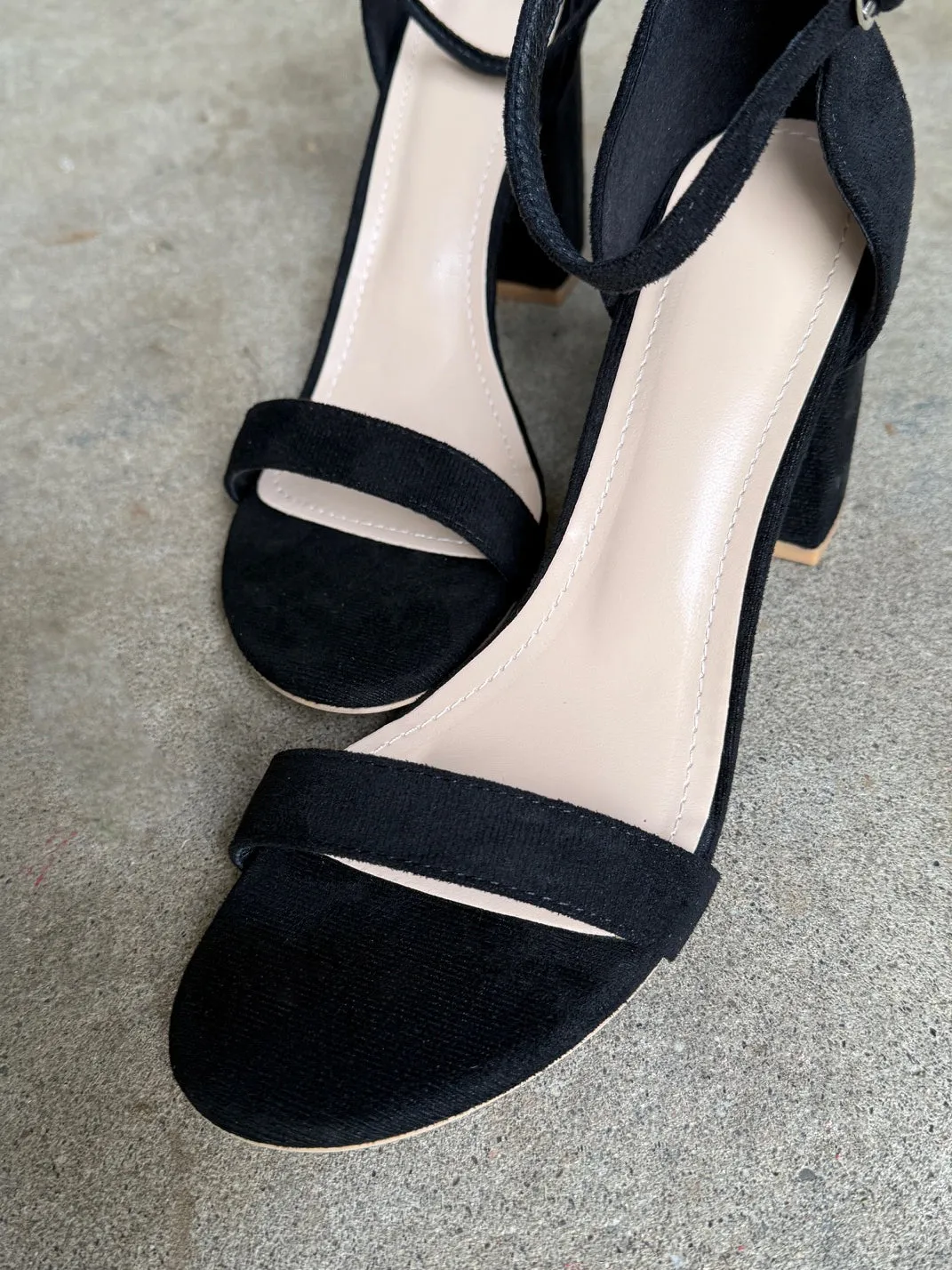 Jae Ankle Strap Heels Suede Black