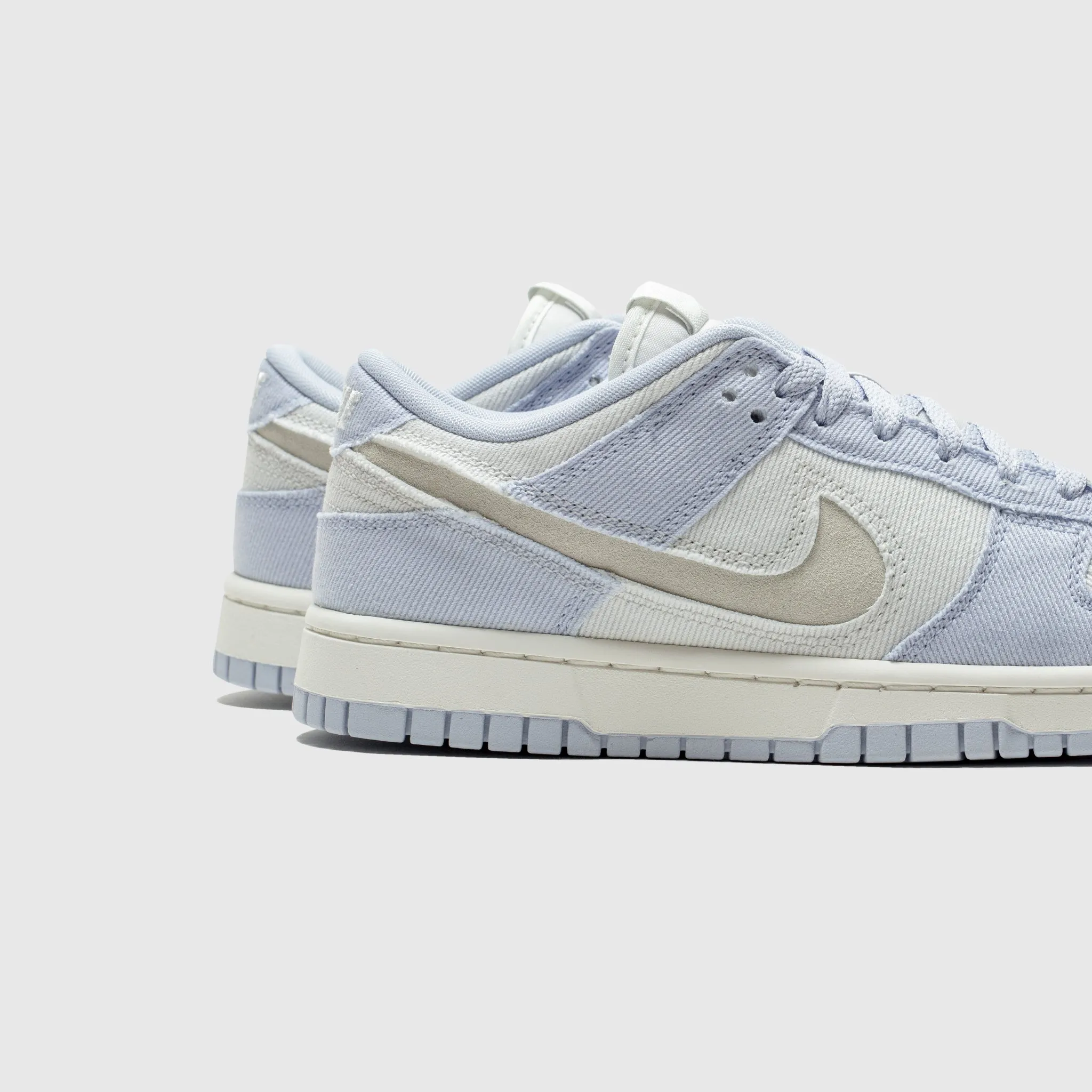 WMNS DUNK LOW "GHOST"